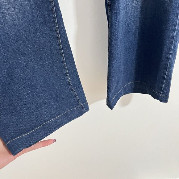 Levi 590 Bootcut Jeans Size 18W HEMMED 26.5 in. Inseam Denim Medium Wash Blue - Picture 3 of 8